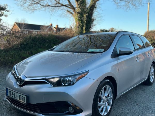 Toyota Auris Estate/Jeep, Diesel, 2015, Silver