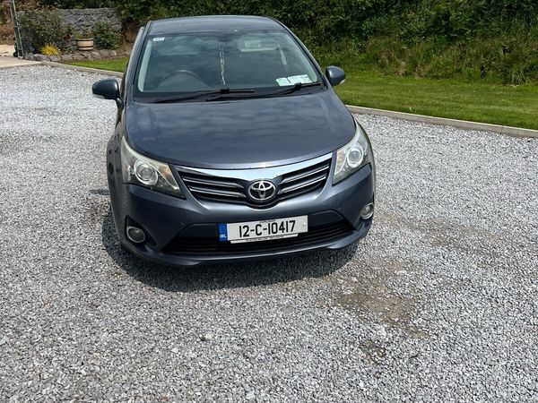 Toyota Avensis Saloon, Diesel, 2012, Blue