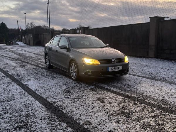 Volkswagen Jetta Saloon, Diesel, 2012, Grey