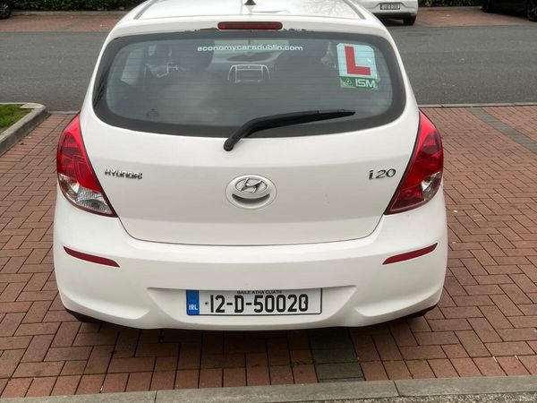 Hyundai i20 Hatchback, Petrol, 2012, White