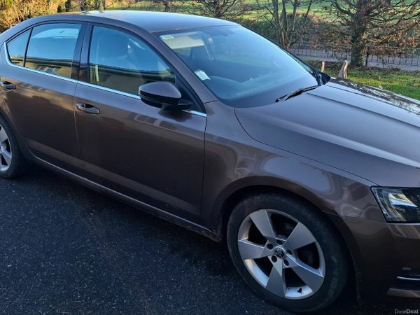 Skoda Octavia Saloon, Diesel, 2018, Brown