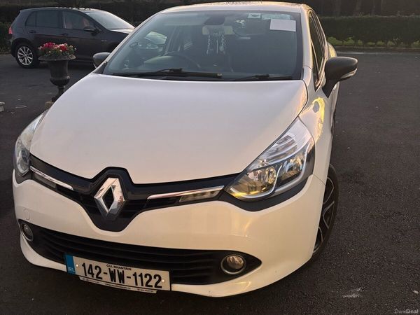 Renault Clio Hatchback, Petrol, 2014, White