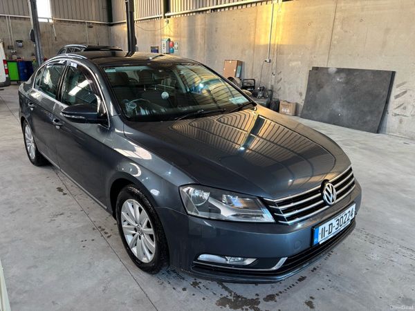 Volkswagen Passat Saloon, Diesel, 2011, Grey