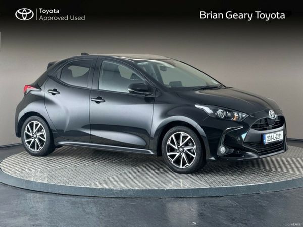 Toyota Yaris Hatchback, Petrol Hybrid, 2023, Black