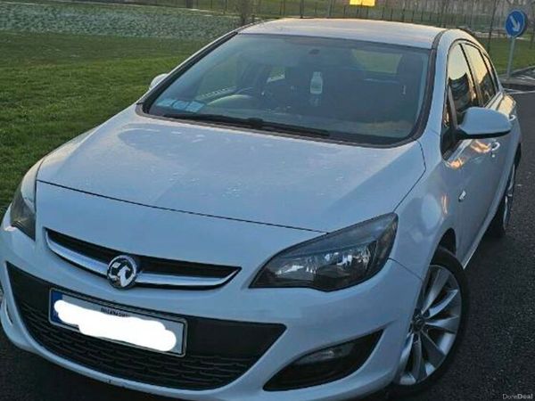 Vauxhall Astra Hatchback, Diesel, 2014, White