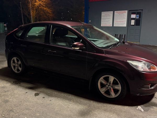 Ford Focus Hatchback, Petrol, 2008, Purple