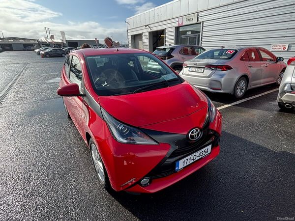Toyota Aygo Hatchback, Petrol, 2017, Red