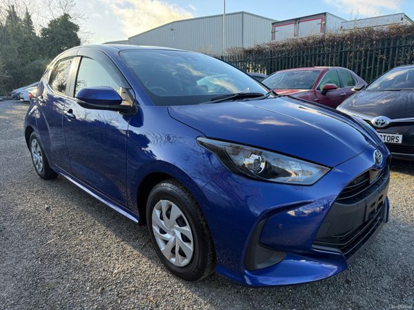 Toyota Yaris Hatchback, Petrol Hybrid, 2023, Blue