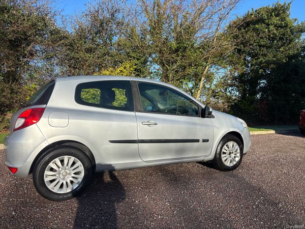 Renault Clio Hatchback, Ethanol Petrol, 2011, Silver