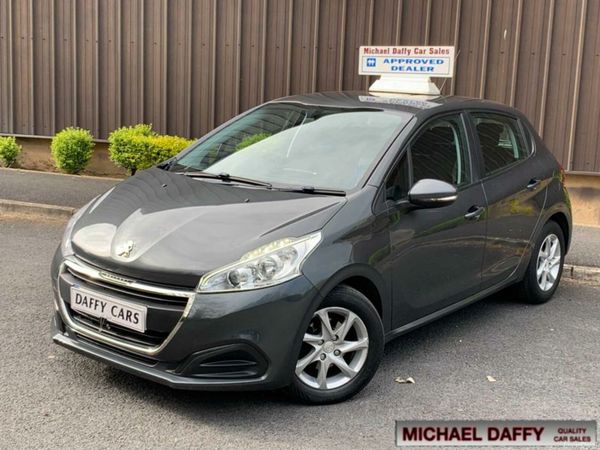 Peugeot 208 Hatchback, Diesel, 2016, Grey