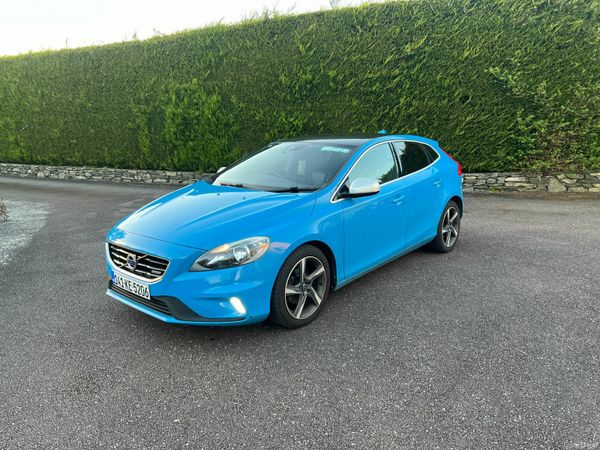 Volvo V40 Hatchback, Diesel, 2014, Blue