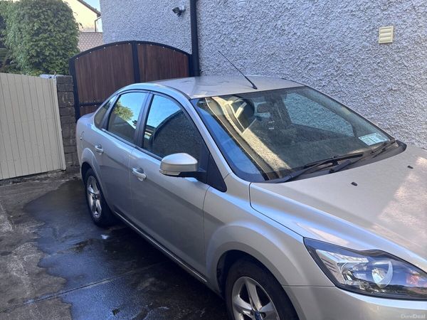 Ford Focus Saloon, Petrol, 2008, Silver