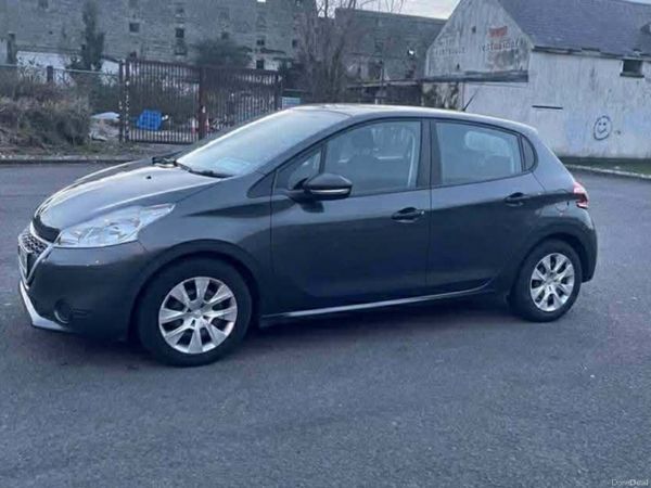 Peugeot 208 Hatchback, Petrol, 2014, Grey