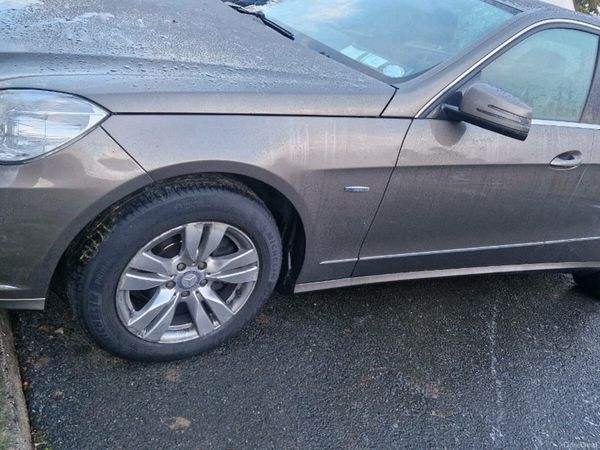 Mercedes-Benz E-Class Saloon, Diesel, 2010, Grey