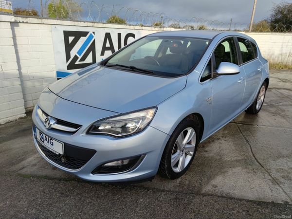 Vauxhall Astra Hatchback, Petrol, 2015, Silver