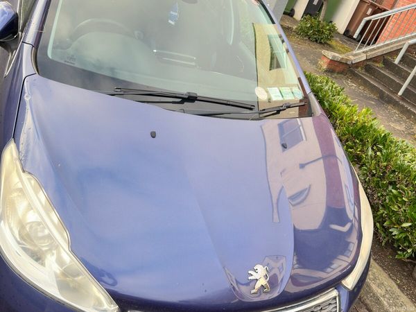 Peugeot 208 Hatchback, Petrol, 2014, Blue