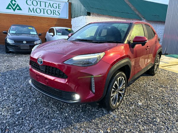Toyota Yaris SUV, Petrol Hybrid, 2021, Red