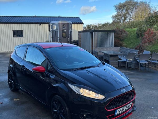 Ford Fiesta Hatchback, Petrol, 2015, Black