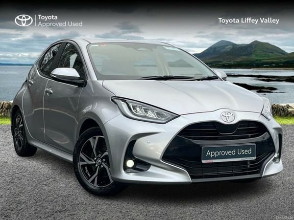 Toyota Yaris Hatchback, Petrol Hybrid, 2025, Silver