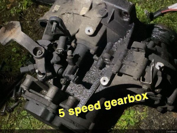 Volkswagen Passat Saloon, Diesel, 2010, Grey