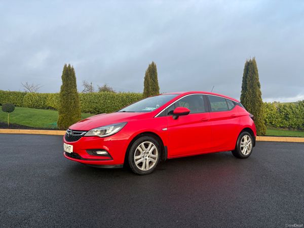 Opel Astra Hatchback, Diesel, 2017, Red