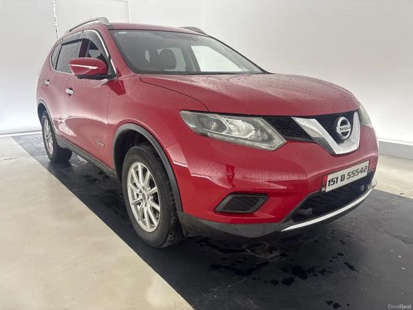 Nissan X-Trail SUV, Petrol Hybrid, 2015, Red