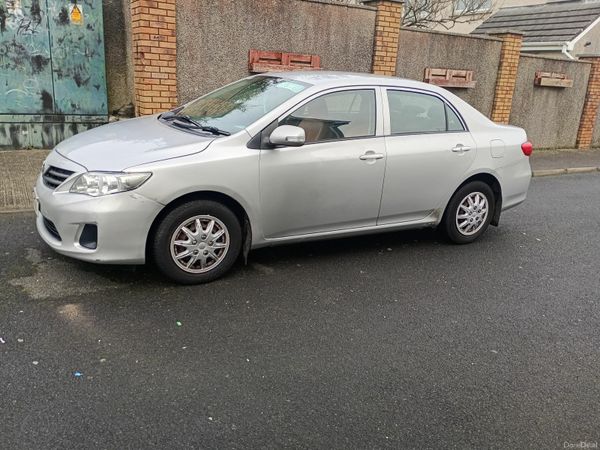Toyota Corolla Saloon, Diesel, 2011, Silver