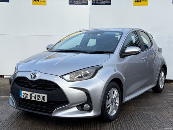 Toyota Yaris Hatchback, Petrol Hybrid, 2023, Grey