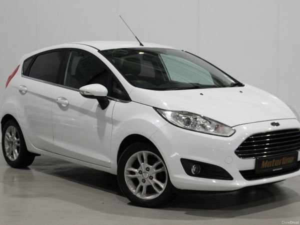 Ford Fiesta Hatchback, Petrol, 2015, White