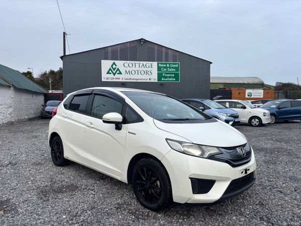 Honda Fit Hatchback, Petrol Hybrid, 2014, White