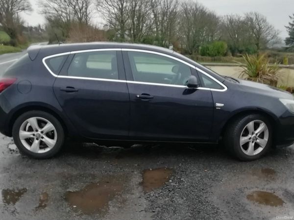 Vauxhall Astra Hatchback, Diesel, 2010, Black