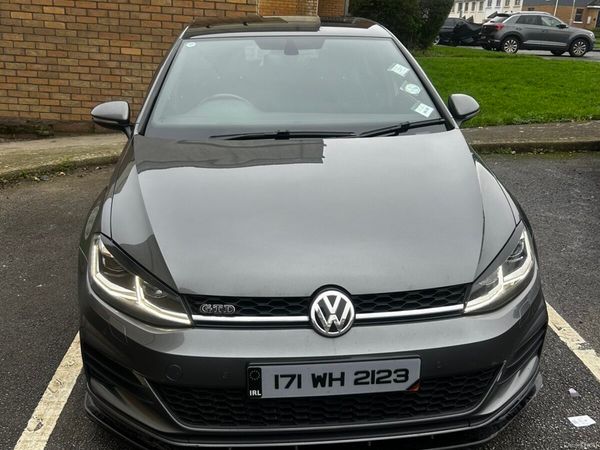 Volkswagen Golf Hatchback, Diesel, 2017, Grey