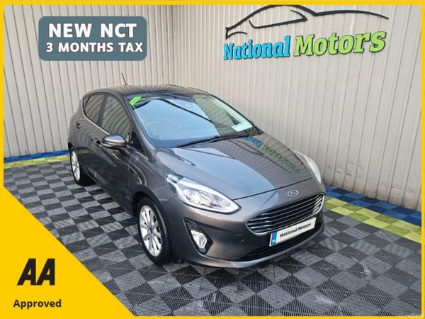 Ford Fiesta Hatchback, Petrol, 2017, Grey