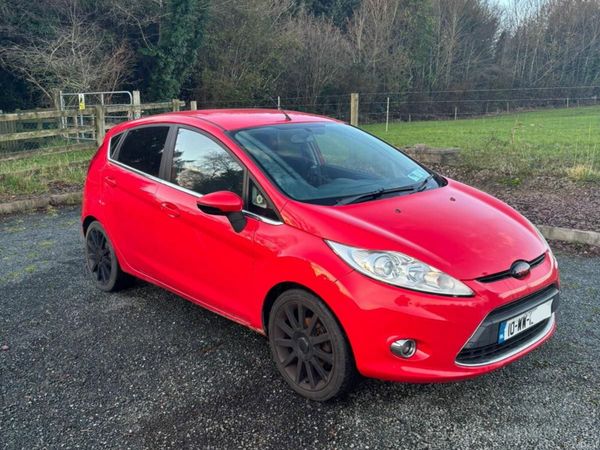 Ford Fiesta Hatchback, Petrol, 2010, Red