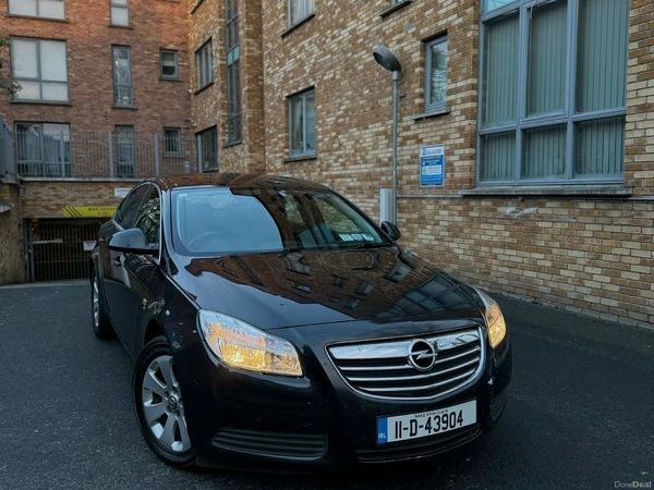 Vauxhall Insignia Hatchback, Diesel, 2011, Black