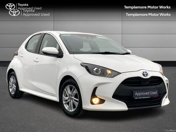 Toyota Yaris Hatchback, Petrol Hybrid, 2022, White