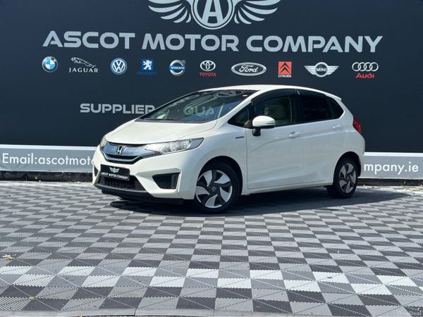 Honda Fit Hatchback, Petrol Hybrid, 2014, White
