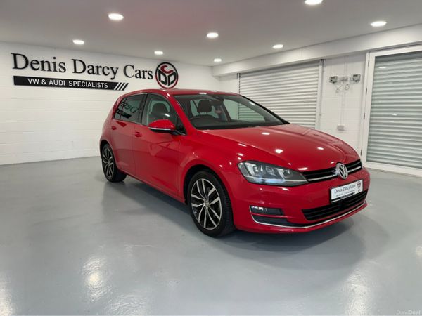 Volkswagen Golf MPV, Petrol, 2017, Red