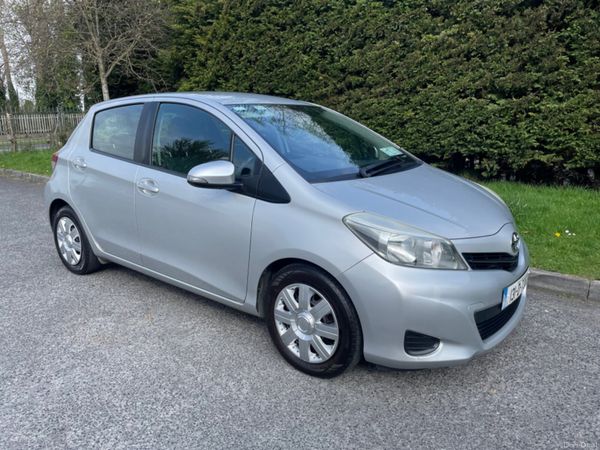 Toyota Yaris Hatchback, Diesel, 2013, Silver
