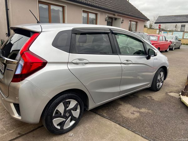 Honda Fit Hatchback, Petrol Hybrid, 2016, Silver
