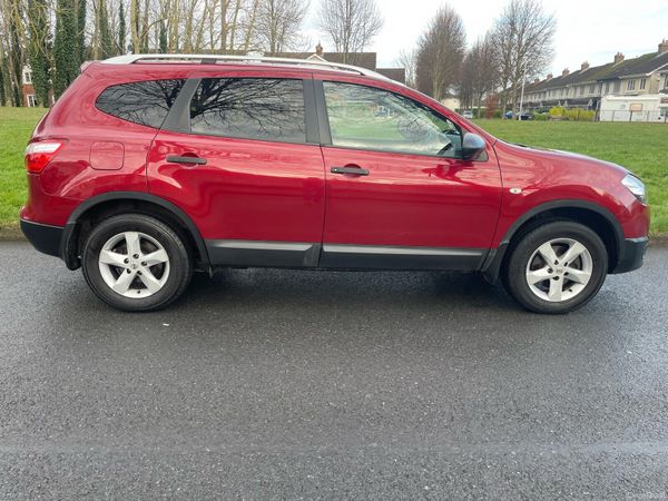 Nissan Qashqai+2 MPV, Diesel, 2013, Red