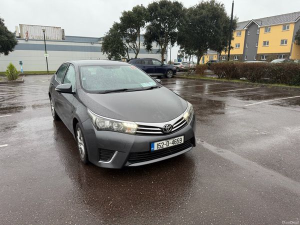 Toyota Corolla Saloon, Diesel, 2015, Grey