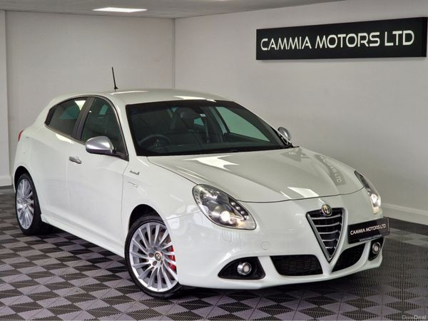 Alfa Romeo Giulietta Hatchback, Petrol, 2013, White