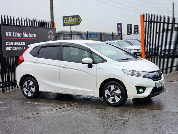 Honda Fit Hatchback, Petrol Hybrid, 2015, White