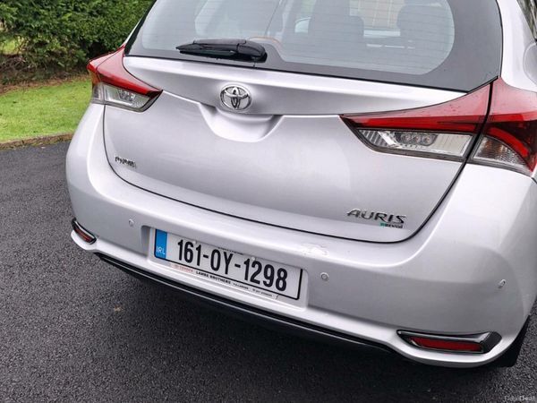 Toyota Auris MPV, Petrol, 2016, Silver
