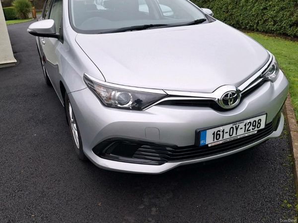 Toyota Auris MPV, Petrol, 2016, Silver