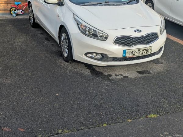 Kia Ceed Hatchback, Diesel, 2014, White