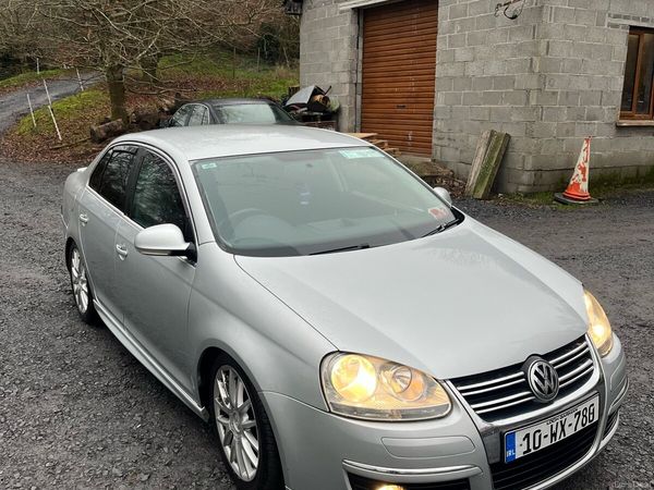 Volkswagen Jetta Saloon, Diesel, 2010, Silver