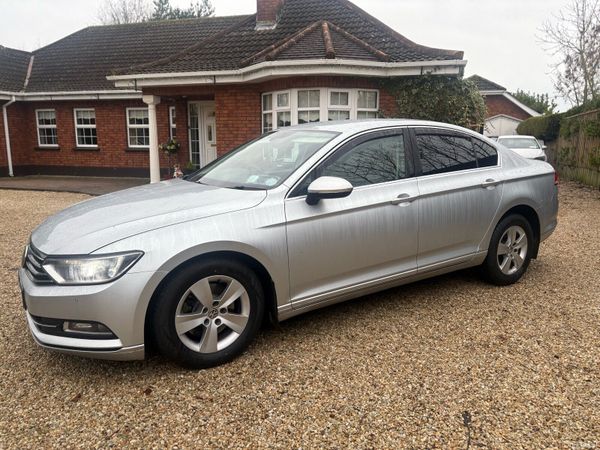 Volkswagen Passat Saloon, Diesel, 2017, Grey