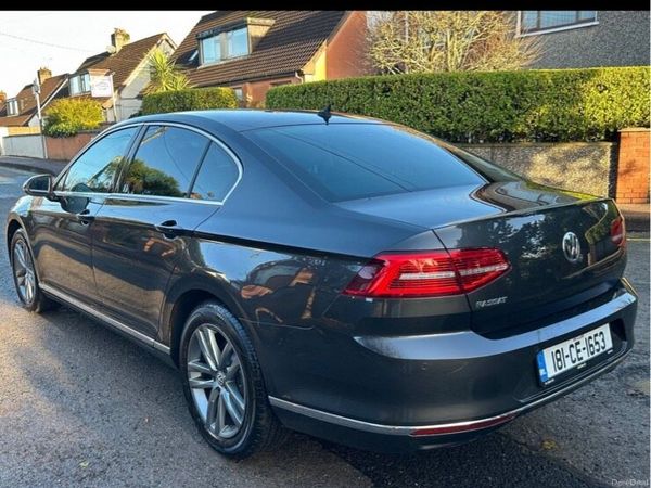 Volkswagen Passat Saloon, Petrol, 2018, Grey